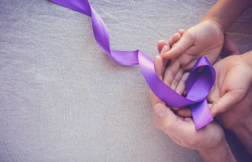 Il fiocchetto lilla che sensibilizza i giovani