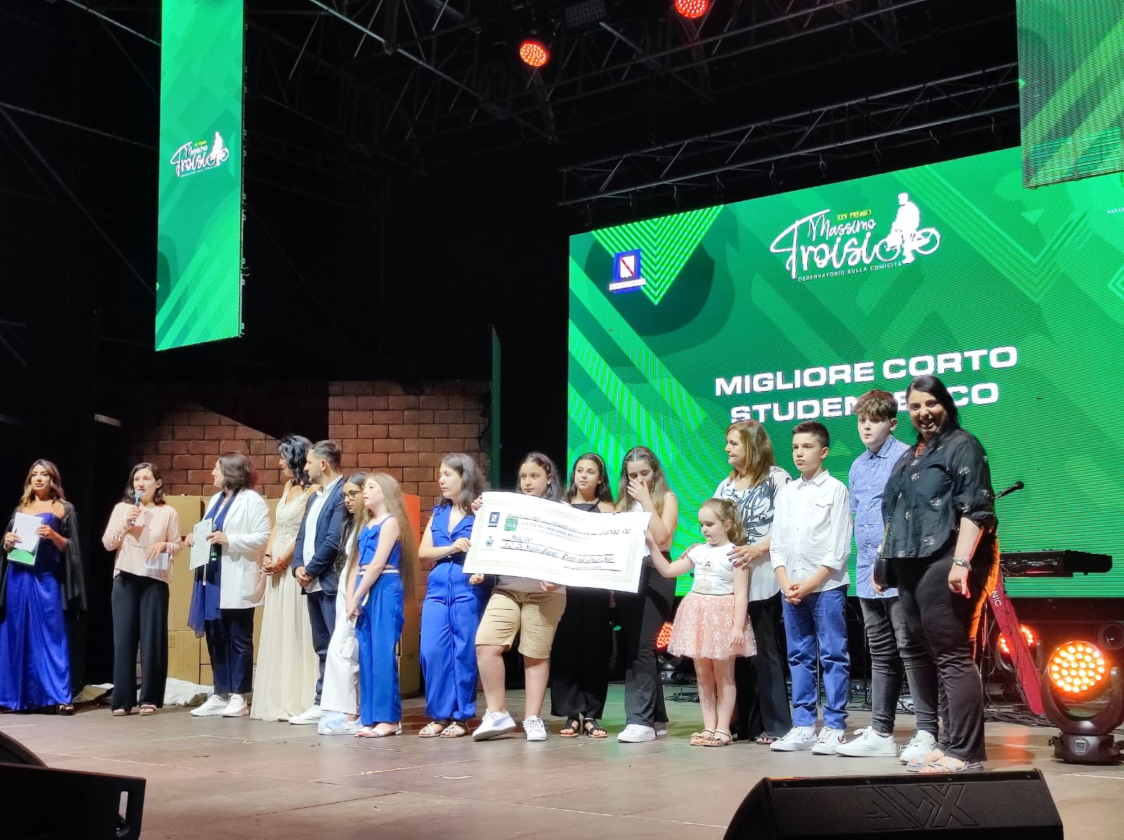 Documassimo vince il Premio Massimo Troisi 2025 Miglior Cortometraggio Scolastico